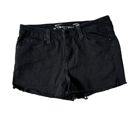 SEEVEN7 Black Jean shorts, size 8 womens, Weekend shorts - Picture 1 of 8